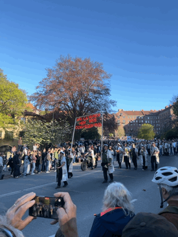 2025-04-30_cortege.gif